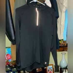 H&M sport runners over shirt!